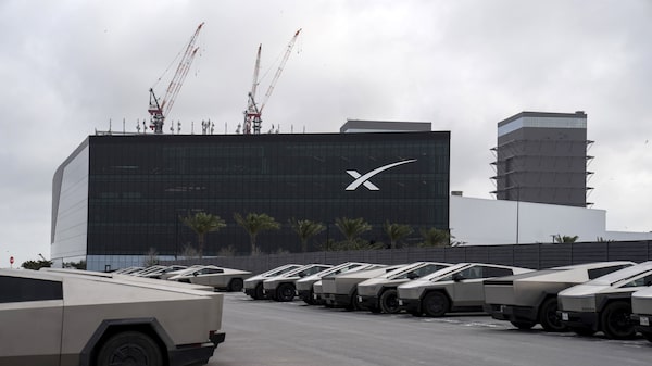 SpaceX detalla sus planes para competir con AT&T, Verizon y T-Mobile en EE.UU. SpaceX detalla sus planes para competir con AT&T, Verizon y T-Mobile en EE.UU.