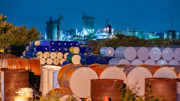 La demanda global de petróleo alcanzará su máximo esta década, según la AIE La demanda global de petróleo alcanzará su máximo esta década, según la AIE