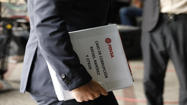 Detienen a exvicepresidente de Pdvsa tras denuncia contra gestión de Rafael Ramírez Detienen a exvicepresidente de Pdvsa tras denuncia contra gestión de Rafael Ramírez