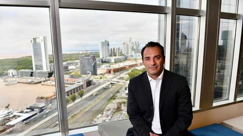 Stellantis realiza trocas na liderança com chegada de Antonio Filosa como CEO Stellantis realiza trocas na liderança com chegada de Antonio Filosa como CEO