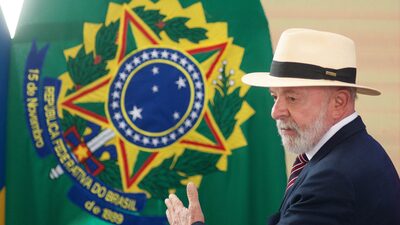 Sob pressão, Lula diz que Petrobras deveria ter venda direta aos consumidores Sob pressão, Lula diz que Petrobras deveria ter venda direta aos consumidores
