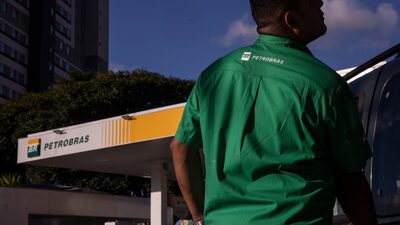 Petrobras faz reajustes divergentes: aumenta o preço do diesel e reduz o da gasolina Petrobras faz reajustes divergentes: aumenta o preço do diesel e reduz o da gasolina