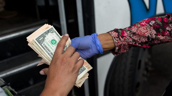 Dólar oficial en Venezuela escala en la última semana y se acerca al paralelo Dólar oficial en Venezuela escala en la última semana y se acerca al paralelo