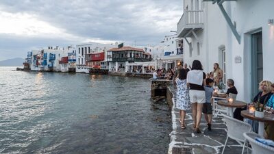 Quer viajar à Grécia? Conheça 5 novos hotéis que fogem dos destinos mais cheios Quer viajar à Grécia? Conheça 5 novos hotéis que fogem dos destinos mais cheios