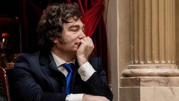 Reformas de Milei acirram batalha entre bancos e fintechs na América Latina Reformas de Milei acirram batalha entre bancos e fintechs na América Latina