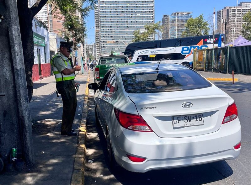 Personal de la Prefectura de Tránsito y Carreteras realiza controles vehiculares por las inmediaciones del Terminal de Buses Sur, el 22 de diciembre de 2024. Personal de la Prefectura de Tránsito y Carreteras realiza controles vehiculares por las inmediaciones del Terminal de Buses Sur, el 22 de diciembre de 2024.