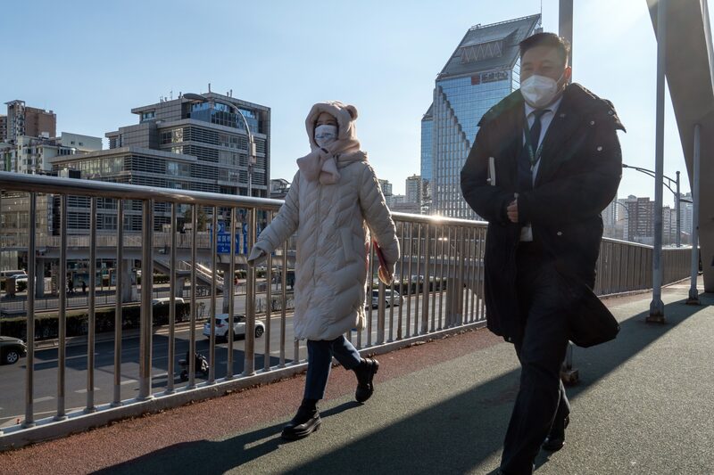 O governo disse que facilitará os pedidos de visto para estrangeiros que precisam viajar para a China O governo disse que facilitará os pedidos de visto para estrangeiros que precisam viajar para a China