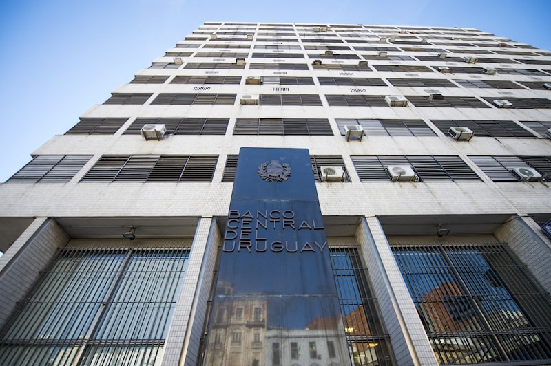 La decisión siguió a una reducción de 50 puntos básicos el mes anterior que dejó la tasa clave en su nivel más bajo en dos años. La decisión siguió a una reducción de 50 puntos básicos el mes anterior que dejó la tasa clave en su nivel más bajo en dos años.