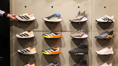 Adidas supera estimativas no 1º tri enquanto CEO sinaliza nova fase aos investidores Adidas supera estimativas no 1º tri enquanto CEO sinaliza nova fase aos investidores