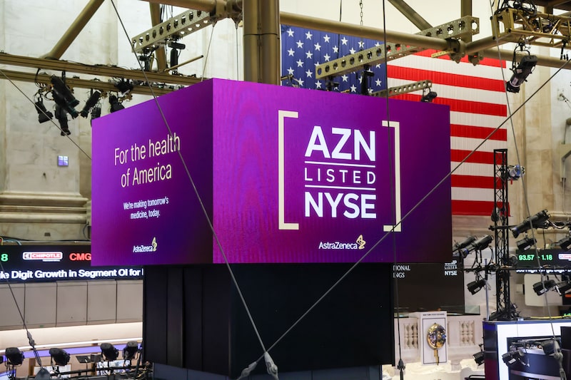 Traders At The New York Stock Exchange As Stocks Climb On Factory Data As Gold Selloff Eases Traders At The New York Stock Exchange As Stocks Climb On Factory Data As Gold Selloff Eases