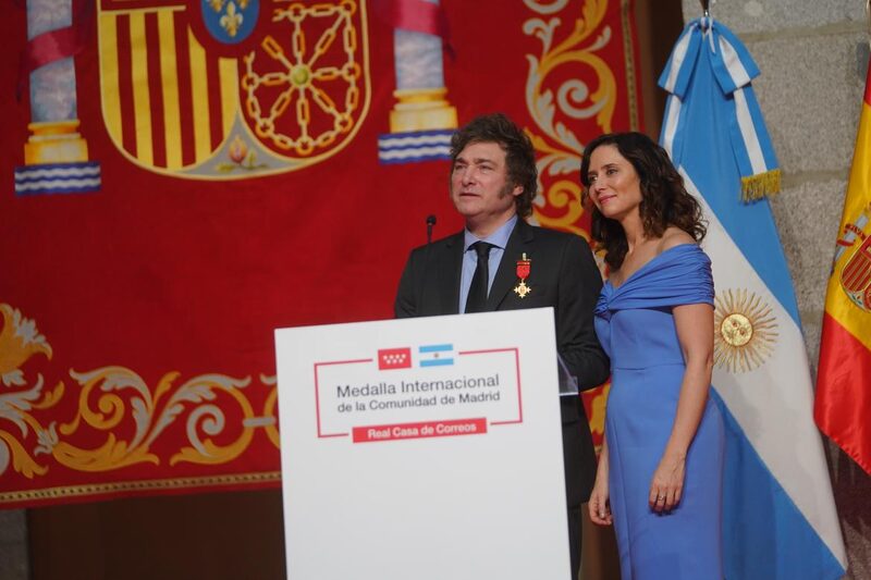 El presidente de Argentina, Javier Milei, y la presidenta de la Comunicad de Madrid, Isabel Díaz Ayuso. El presidente de Argentina, Javier Milei, y la presidenta de la Comunicad de Madrid, Isabel Díaz Ayuso.