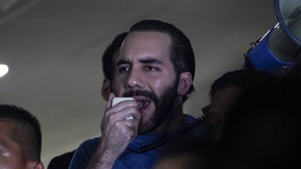 Bukele oficializa su candidatura a la reelección pese a restricciones constitucionales Bukele oficializa su candidatura a la reelección pese a restricciones constitucionales