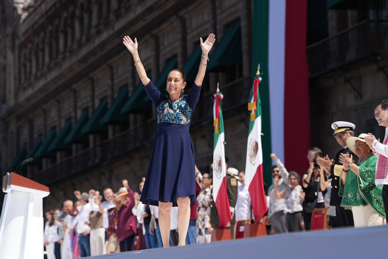 Claudia Sheinbaum, presidenta de México, durante un evento masivo en el Zócalo de la Ciudad de México Claudia Sheinbaum, presidenta de México, durante un evento masivo en el Zócalo de la Ciudad de México
