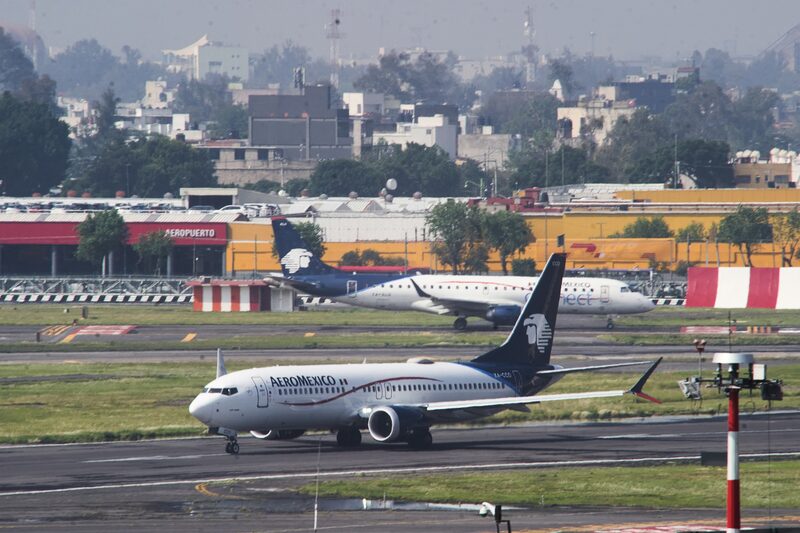 Avión de Aeroméxico en el Aeropuerto Internacional Benito Juárez de Ciudad de México.
Fotógrafo: Mauricio Palos/Bloomberg Avión de Aeroméxico en el Aeropuerto Internacional Benito Juárez de Ciudad de México.
Fotógrafo: Mauricio Palos/Bloomberg