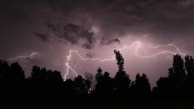 Hay 10 regiones de Chile con alerta de tormenta eléctrica Hay 10 regiones de Chile con alerta de tormenta eléctrica