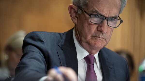 A estudantes e educadores, Powell diz que pandemia moldou ‘geração extraordinária’ A estudantes e educadores, Powell diz que pandemia moldou ‘geração extraordinária’