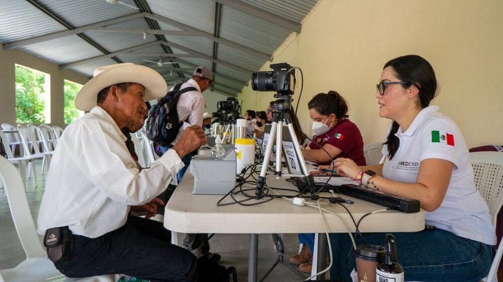Proceso de registro biométricos que realiza la Agencia Mexicana de Cooperación. Proceso de registro biométricos que realiza la Agencia Mexicana de Cooperación.