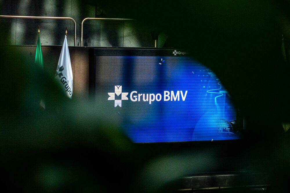 La Bolsa de México abre con pérdidas en la sesión del lunes en medio de una aversión global al riesgo. La Bolsa de México abre con pérdidas en la sesión del lunes en medio de una aversión global al riesgo.