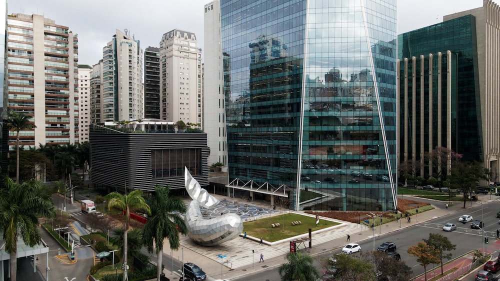 BR Partners tem sede na Faria Lima, no complexo de edifícios ao redor da escultura de uma baleia BR Partners tem sede na Faria Lima, no complexo de edifícios ao redor da escultura de uma baleia