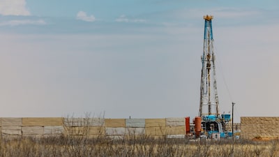 El futuro del petróleo en Colombia: Cepeda, De la Espriella y Valencia con planes antagónicos El futuro del petróleo en Colombia: Cepeda, De la Espriella y Valencia con planes antagónicos