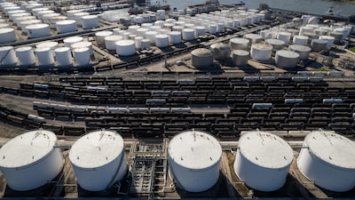 Estoques de petróleo no limite acendem alerta, apesar do preço do barril, diz Goldman Estoques de petróleo no limite acendem alerta, apesar do preço do barril, diz Goldman