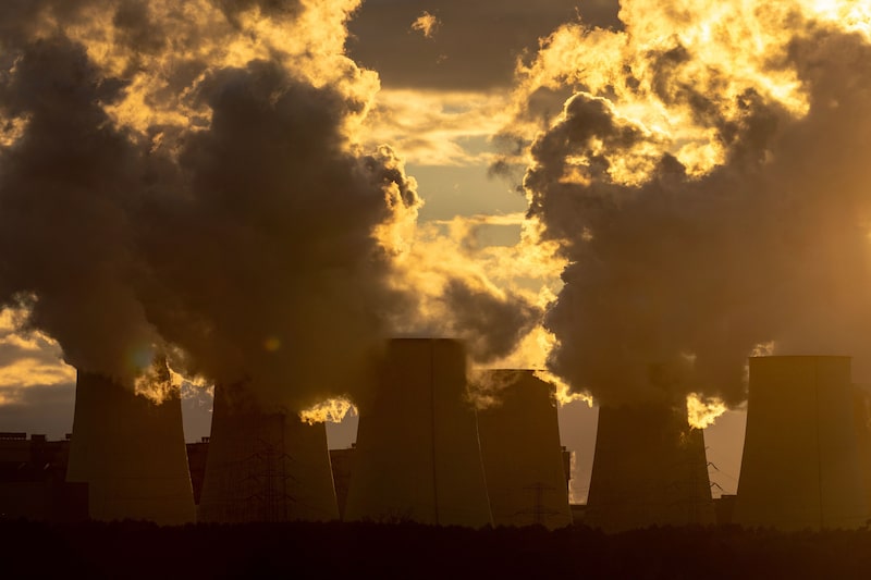 Torres de refrigeración de una central térmica en Peitz, Alemania Torres de refrigeración de una central térmica en Peitz, Alemania