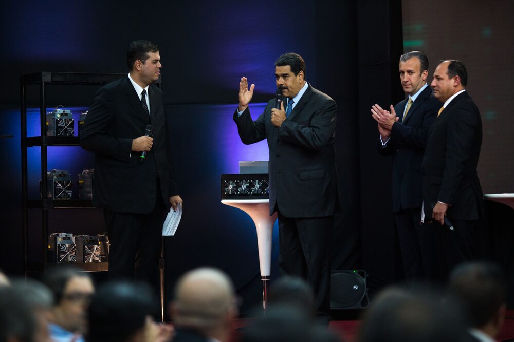 Lanzamiento del Petro. en Caracas, Venezuela, el martes 20 de febrero de 2018. Fotógrafo: Wil Riera / Bloomberg Lanzamiento del Petro. en Caracas, Venezuela, el martes 20 de febrero de 2018. Fotógrafo: Wil Riera / Bloomberg