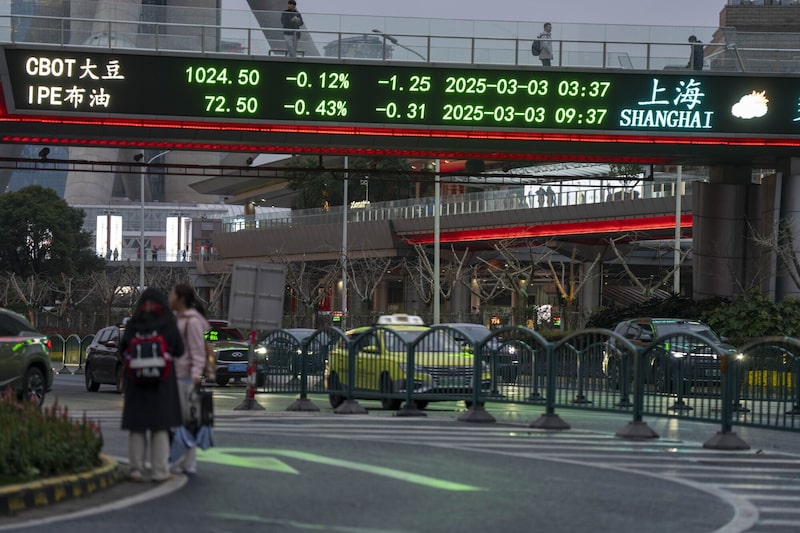 Los mercados se estabilizaron a media mañana en Asia, con los futuros de índices bursátiles del S&P 500 y el Nasdaq 100 recortando pérdidas. Los mercados se estabilizaron a media mañana en Asia, con los futuros de índices bursátiles del S&P 500 y el Nasdaq 100 recortando pérdidas.