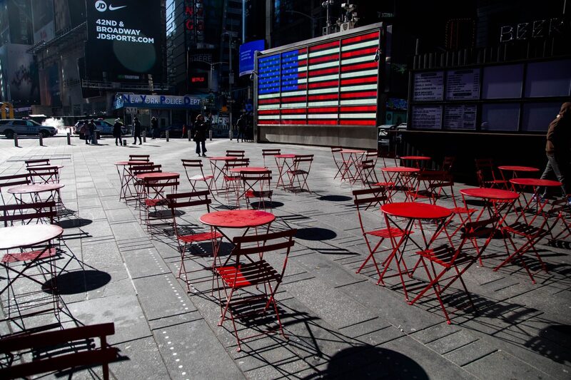 Embora a guerra comercial de Trump tenha agitado os mercados, a S&P afirmou sua classificação AA+ para os EUA (Foto: Michael Nagle/Bloomberg) Embora a guerra comercial de Trump tenha agitado os mercados, a S&P afirmou sua classificação AA+ para os EUA (Foto: Michael Nagle/Bloomberg)