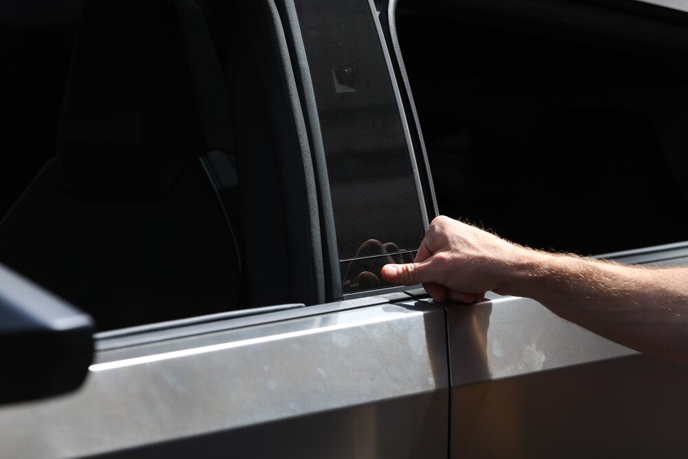 ¿Puede localizar la manija para abir la puerta? Pregunta capciosa: en un Cybertruck es un botón oculto. Fotógrafo: Krisztian Bocsi/Bloomberg ¿Puede localizar la manija para abir la puerta? Pregunta capciosa: en un Cybertruck es un botón oculto. Fotógrafo: Krisztian Bocsi/Bloomberg