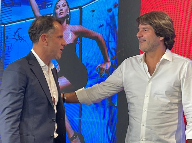 Alexandre Birman e Roberto Jatahy em anuncio de fusão entre Arezzo e Grupo Soma Alexandre Birman e Roberto Jatahy em anuncio de fusão entre Arezzo e Grupo Soma