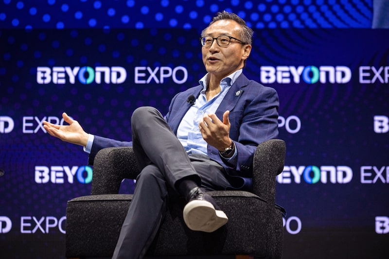 El presidente de Alibaba dice que las empresas asiáticas pueden buscar el crecimiento fuera de EE.UU. El presidente de Alibaba dice que las empresas asiáticas pueden buscar el crecimiento fuera de EE.UU.