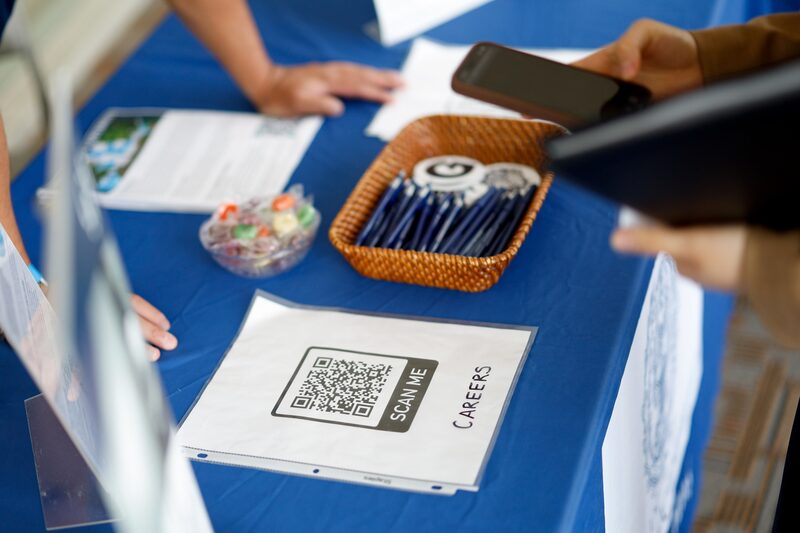 Empresas de EE.UU. retoman las contrataciones, pero el ritmo sigue siendo débil: ADP. Empresas de EE.UU. retoman las contrataciones, pero el ritmo sigue siendo débil: ADP.