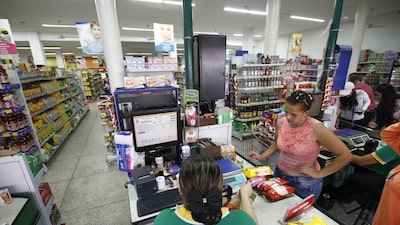 Inflación en Venezuela se desacelera a 8,9% en agosto tras el repunte por los terremotos Inflación en Venezuela se desacelera a 8,9% en agosto tras el repunte por los terremotos