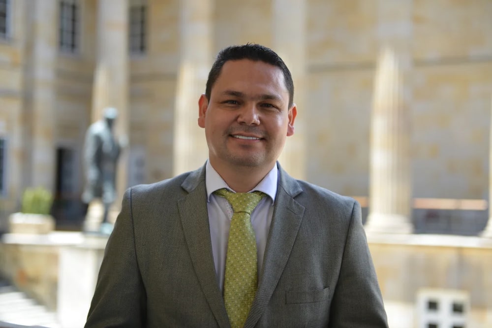 AlejandroLinares AlejandroLinares