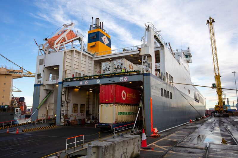 Trajeto pela Grã-Bretanha foi abandonado em favor de envios diretos a países como a França Trajeto pela Grã-Bretanha foi abandonado em favor de envios diretos a países como a França