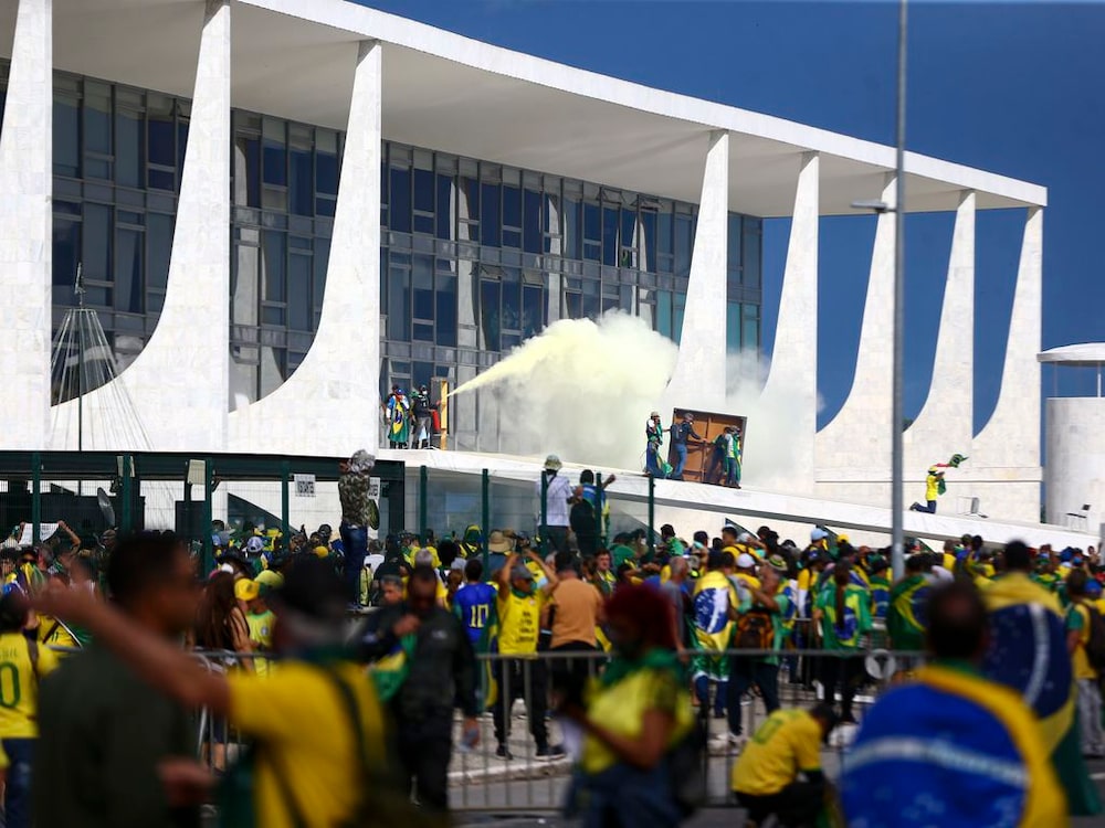 Manifestantes invaden el Congreso en Brasil Manifestantes invaden el Congreso en Brasil