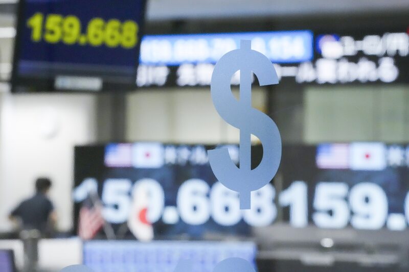 El billete verde no ha recuperado mucho terreno de una caída en agosto que redujo su ganancia este año a más de la mitad. El billete verde no ha recuperado mucho terreno de una caída en agosto que redujo su ganancia este año a más de la mitad.