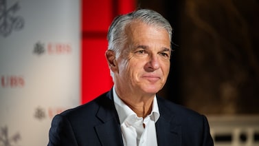 UBS amplia bônus em 10%, mas salário base do CEO permanece inalterado UBS amplia bônus em 10%, mas salário base do CEO permanece inalterado