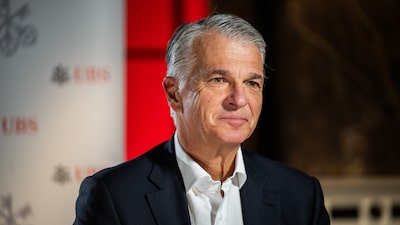 UBS amplia bônus em 10%, mas salário base do CEO permanece inalterado UBS amplia bônus em 10%, mas salário base do CEO permanece inalterado