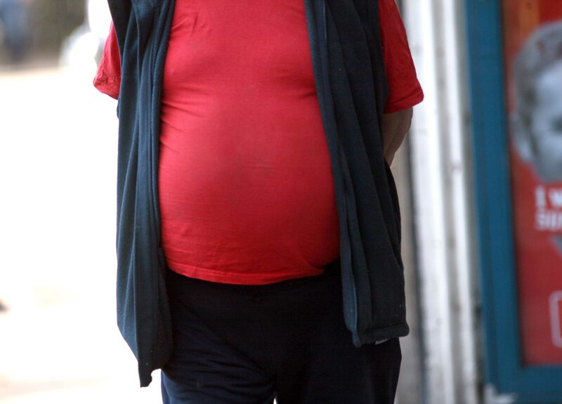 Un hombre camina por la calle en el centro de Cambridge, el miércoles 17 de octubre de 2007. Fotógrafo: Graham Barclay/Bloomberg Un hombre camina por la calle en el centro de Cambridge, el miércoles 17 de octubre de 2007. Fotógrafo: Graham Barclay/Bloomberg
