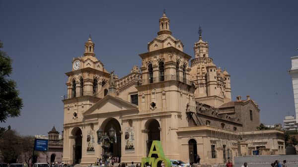 Massa ou Milei: eleição argentina chega ao fim com dilema evitado por muitos Massa ou Milei: eleição argentina chega ao fim com dilema evitado por muitos