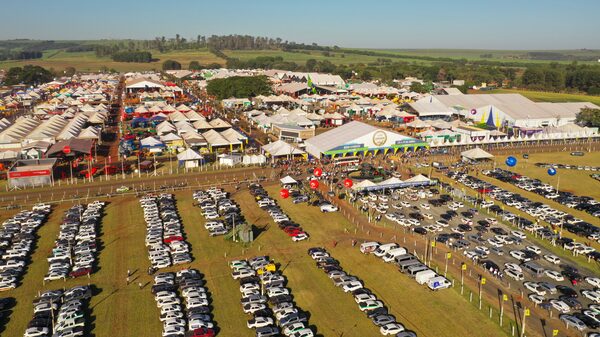 Agrishow: A ideia, a queda e a retomada da maior feira agro da América Latina Agrishow: A ideia, a queda e a retomada da maior feira agro da América Latina