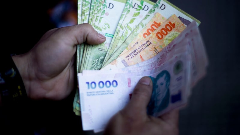 De lanterna a ‘porto seguro’? Peso argentino ganha força e intriga o mercado De lanterna a ‘porto seguro’? Peso argentino ganha força e intriga o mercado