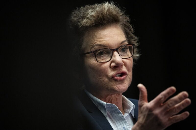 Mary Daly, presidenta del Banco de la Reserva Federal de San Francisco, durante la conferencia sobre política económica de la Asociación Nacional de Economía Empresarial (NABE) celebrada en Washington D. C., Estados Unidos, el viernes 16 de febrero de 2024.  Mary Daly, presidenta del Banco de la Reserva Federal de San Francisco, durante la conferencia sobre política económica de la Asociación Nacional de Economía Empresarial (NABE) celebrada en Washington D. C., Estados Unidos, el viernes 16 de febrero de 2024.