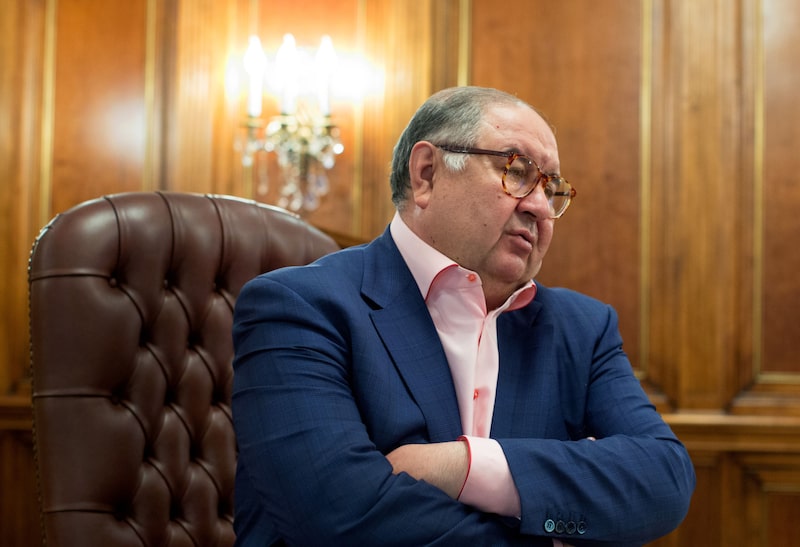 Alisher Usmanov, multimillonario ruso, durante una entrevista en su oficina en Moscú, Rusia, el jueves 6 de abril de 2017. Alisher Usmanov, multimillonario ruso, durante una entrevista en su oficina en Moscú, Rusia, el jueves 6 de abril de 2017.