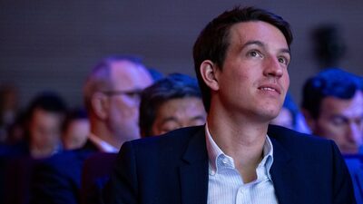 Herdeiro da LVMH, Alexandre Arnault se junta ao conselho da Moncler após acordo Herdeiro da LVMH, Alexandre Arnault se junta ao conselho da Moncler após acordo