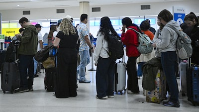 Aerolíneas estadounidenses reanudan sus vuelos al Caribe tras la incursión en Venezuela Aerolíneas estadounidenses reanudan sus vuelos al Caribe tras la incursión en Venezuela