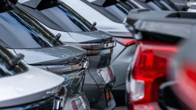 GM ajusta previsión de ganancias para 2026 y anuncia recompra de acciones por US$20.000 millones GM ajusta previsión de ganancias para 2026 y anuncia recompra de acciones por US$20.000 millones