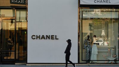 Chanel elimina 70 empregos nos EUA diante de queda na demanda de luxo Chanel elimina 70 empregos nos EUA diante de queda na demanda de luxo